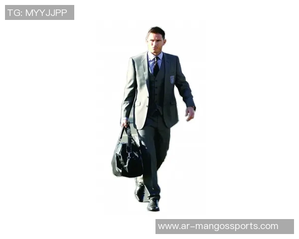 韩国足球队球星西装造型引领时尚潮流展现运动员独特魅力